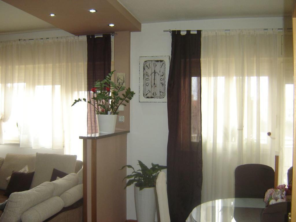 Apartment Lala With Balcony Каштела Экстерьер фото